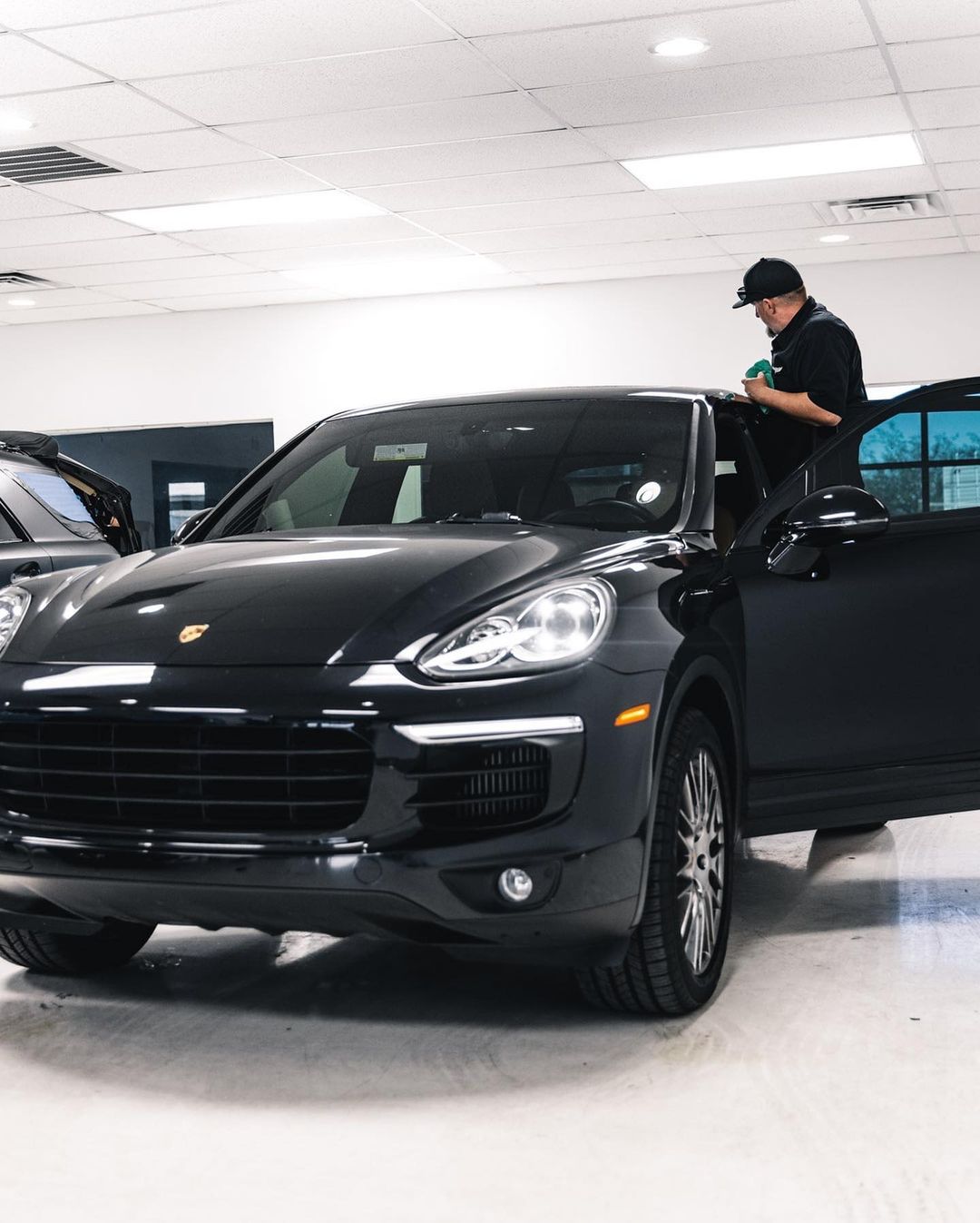 Eternal Trendz Customs - Detailing & Wash